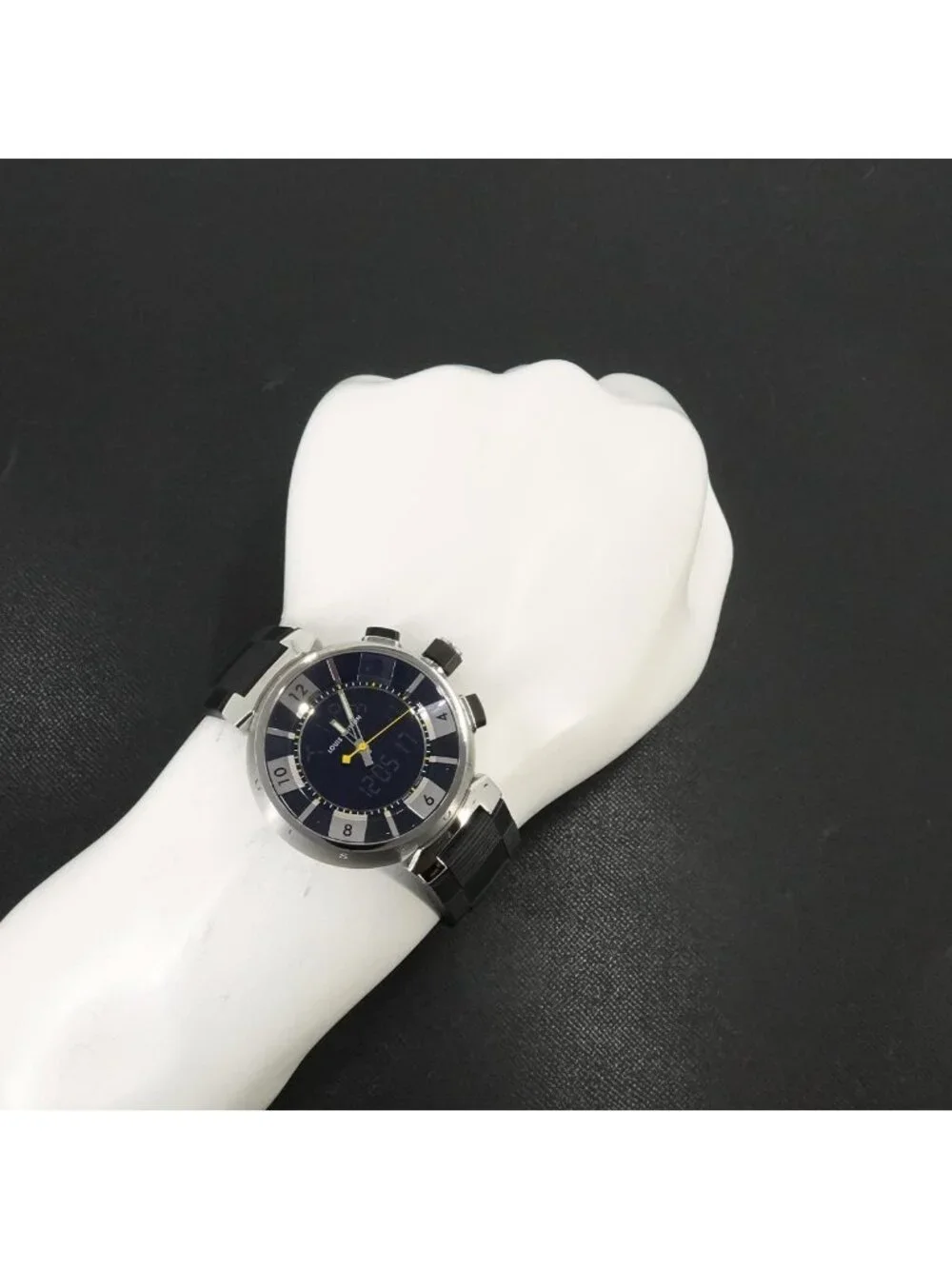 Louis Vuitton Tambour in Black Watch Quartz Analog Digital